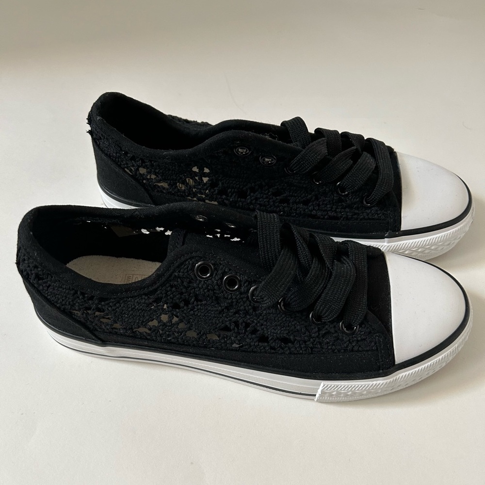 Converse Style Sneakers 👟